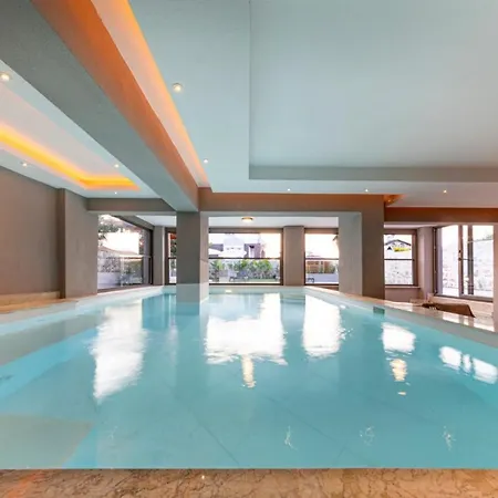 Luna Villa *